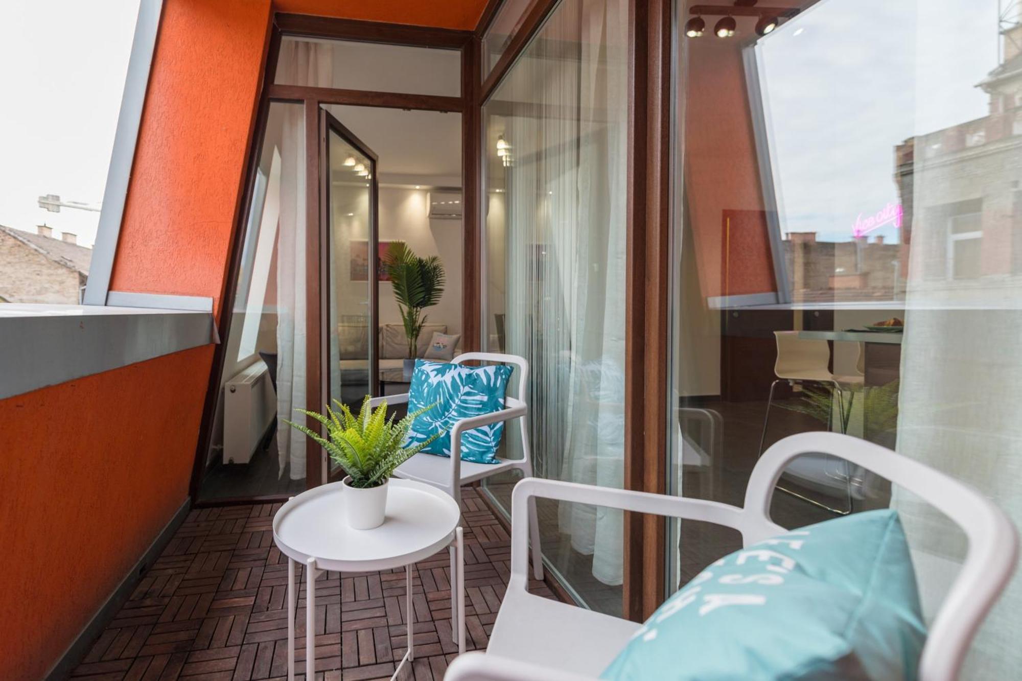 Miami Vice With Balcony Apartament *